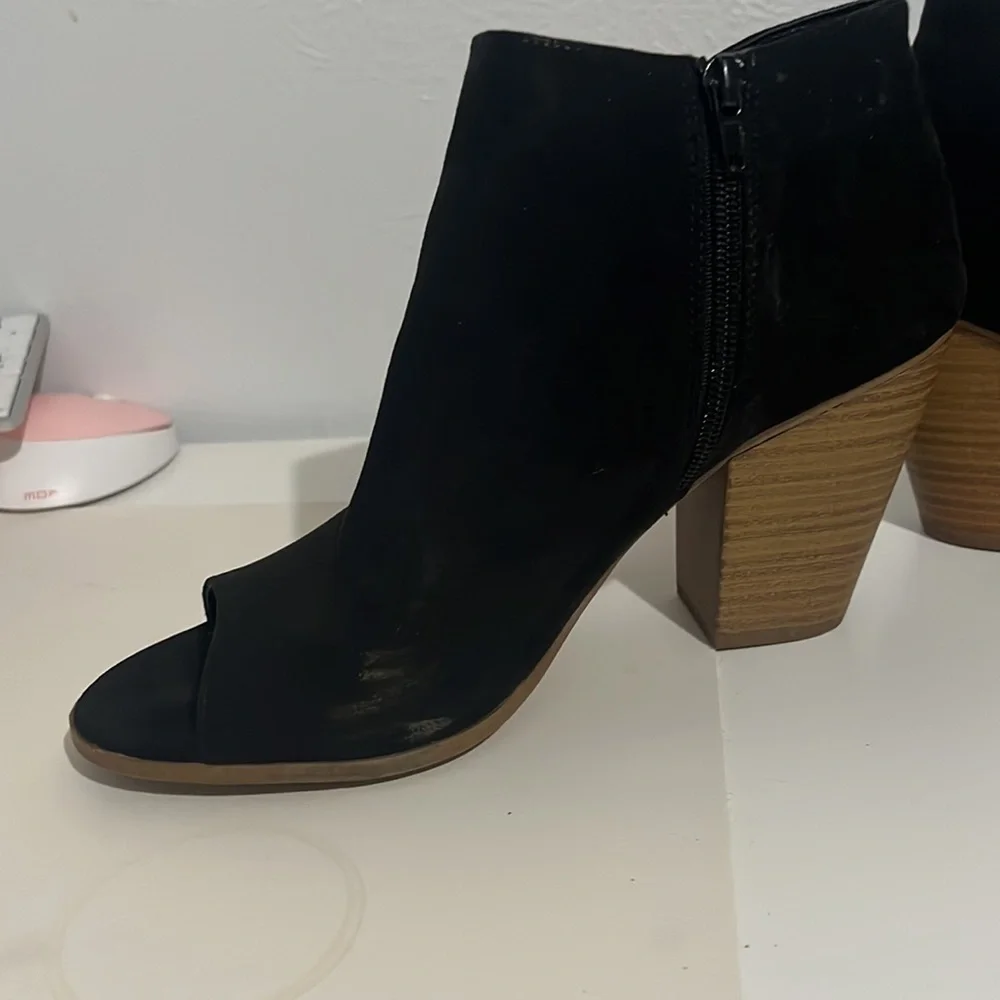 Open toed booties - Picture 5 of 7